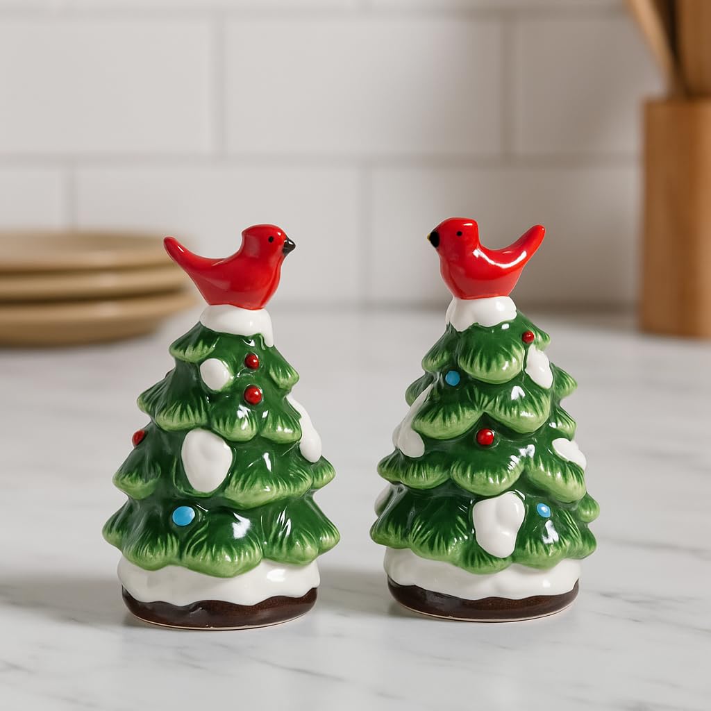 The Bridge Collection: regalo ideal para amantes de la decoración navideña con árbol sal y pimienta.
