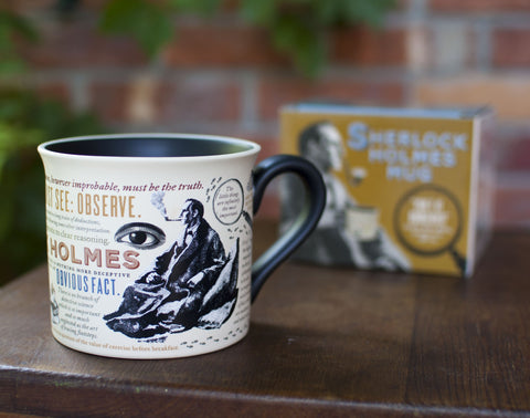 Uso matutino de la taza Sherlock Holmes de The Unemployed Philosophers Guild