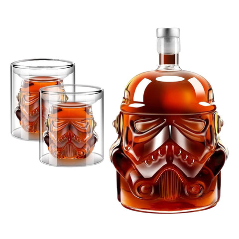 The Wine Savant Stormtrooper decantador de whisky con dos copas para coleccionistas.
