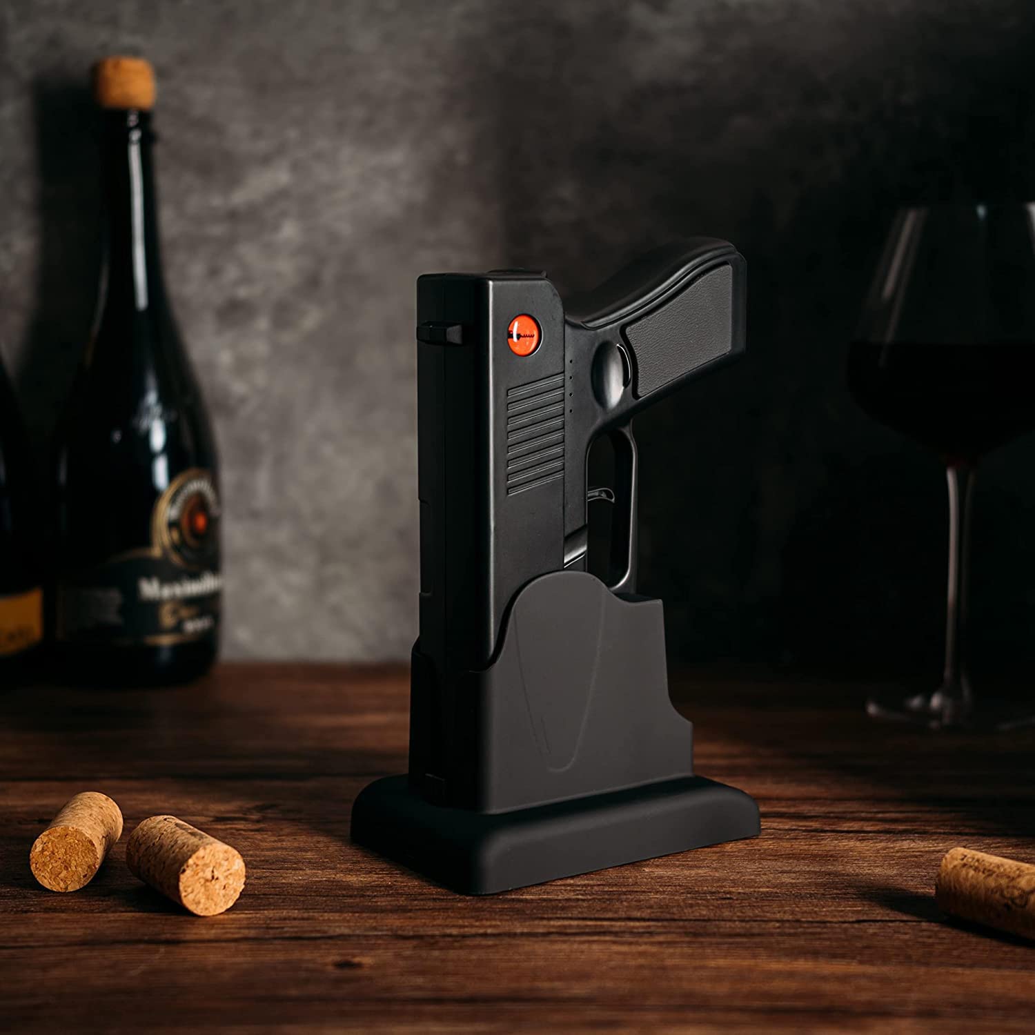 The Wine Savant regalo ideal para fanáticos de armas y vino