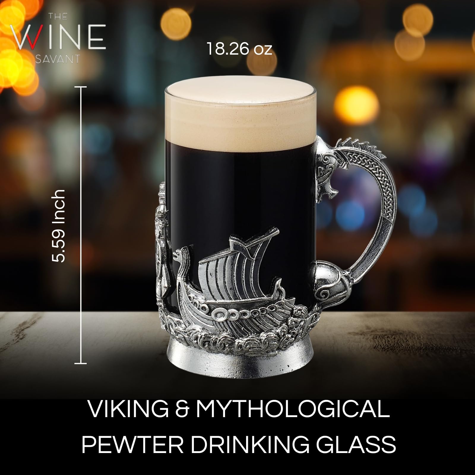 Vaso peltre vikingo con grabados medievales para colección.