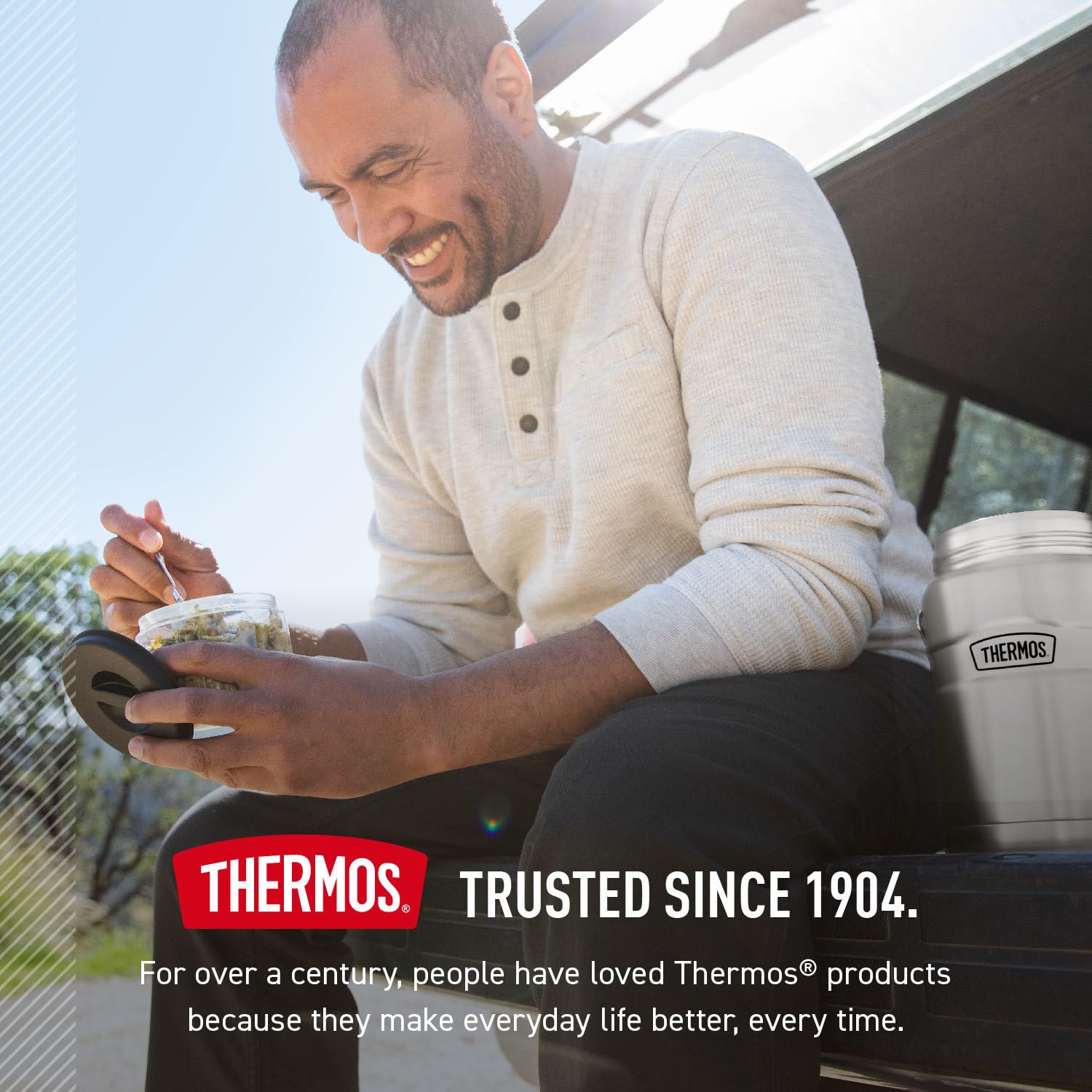 THERMOS tarro sostenido por mano para comparar tamaño y capacidad