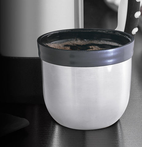 THERMOS The Rock, cuerpo de acero inoxidable duradero y resistente.