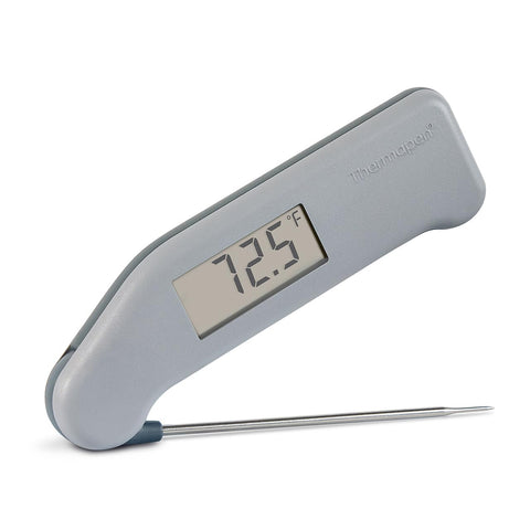 ThermoWorks Thermapen ofrece lectura instantánea para cocción precisa.