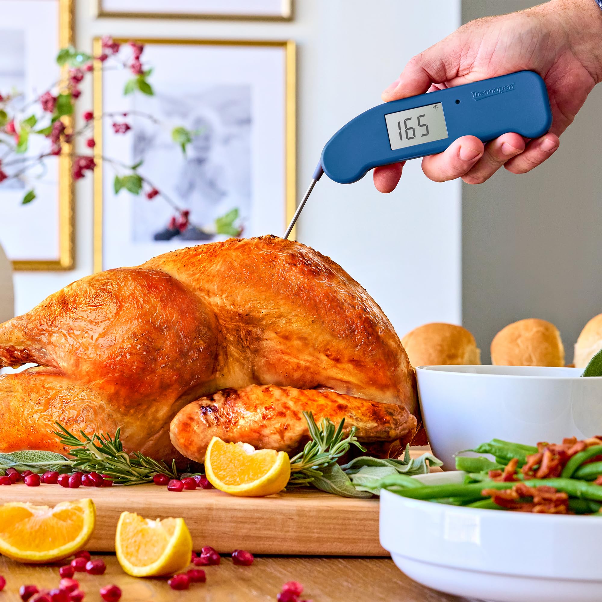 Lectura rápida de temperatura con Thermapen ONE para verificar alimentos con confianza.