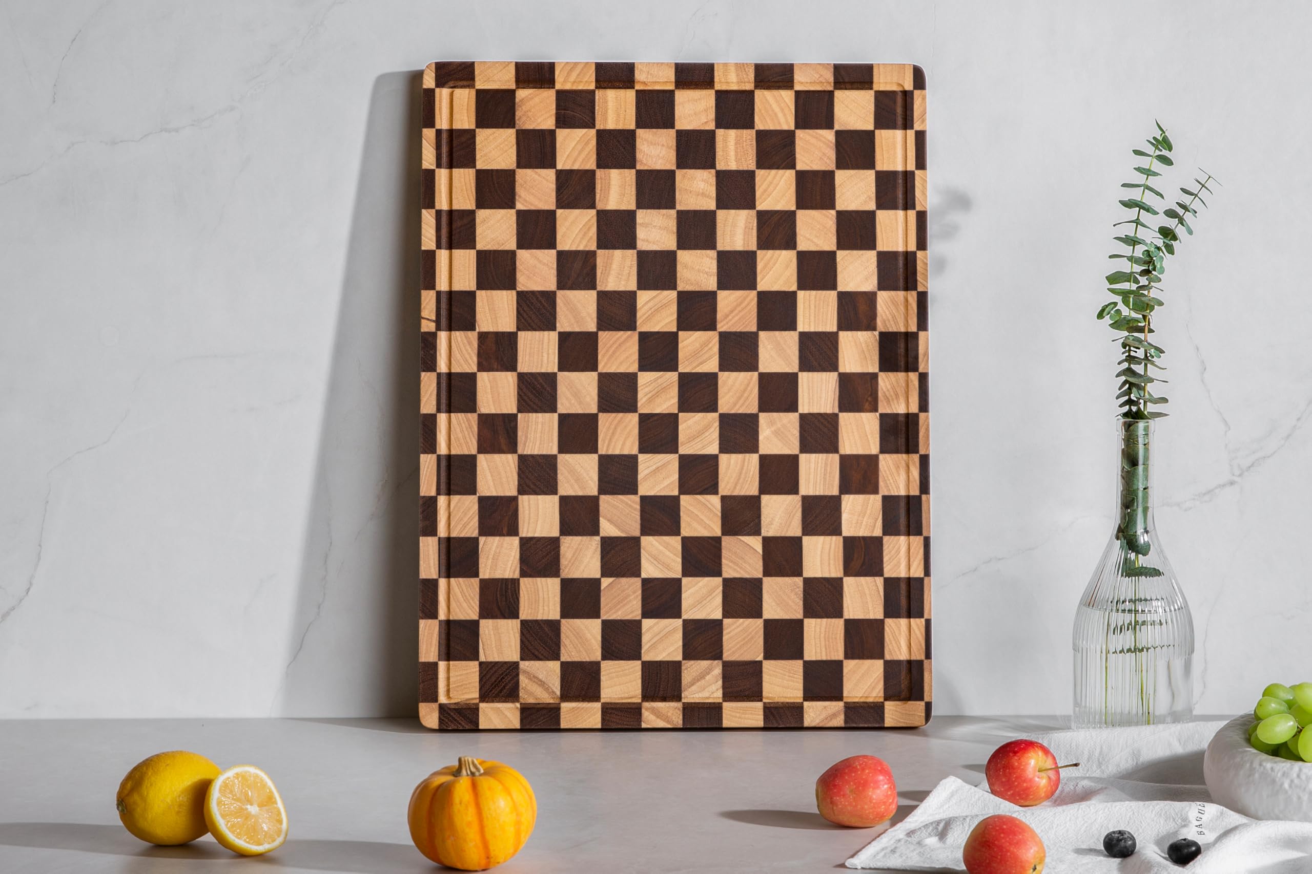 Tabla thetchry sirve como base para quesos y aperitivos.
