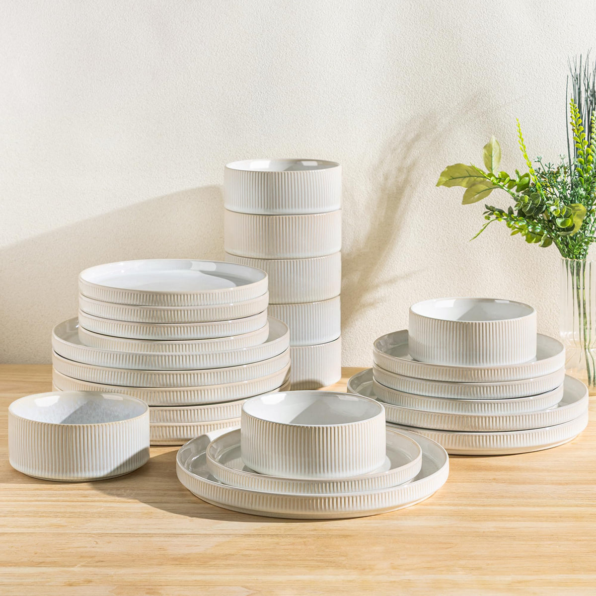 TheTerra conjunto de cena 24 piezas para una mesa elegante y práctica.