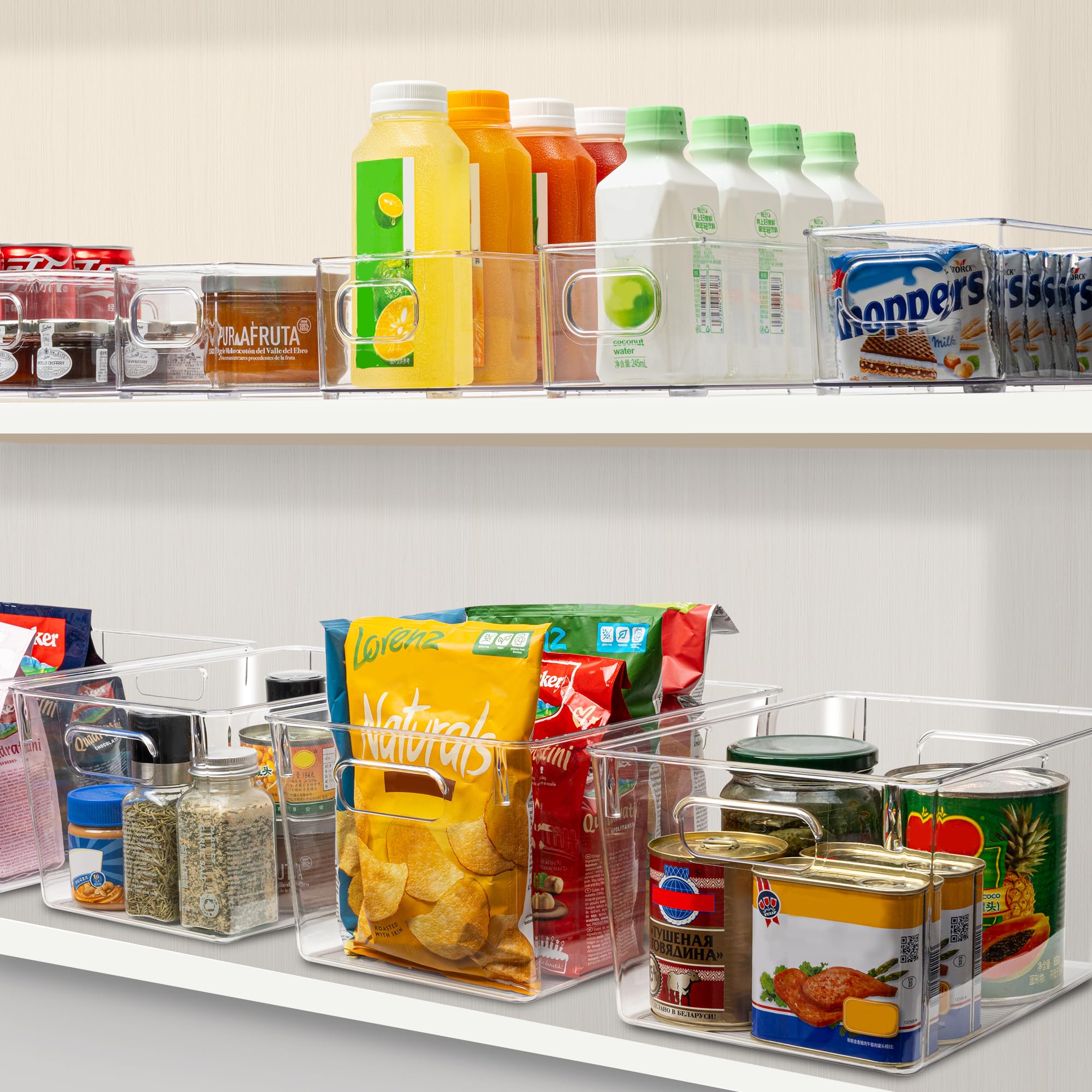 Cocina y baño organizados con Tiawudi, ahorro de espacio.