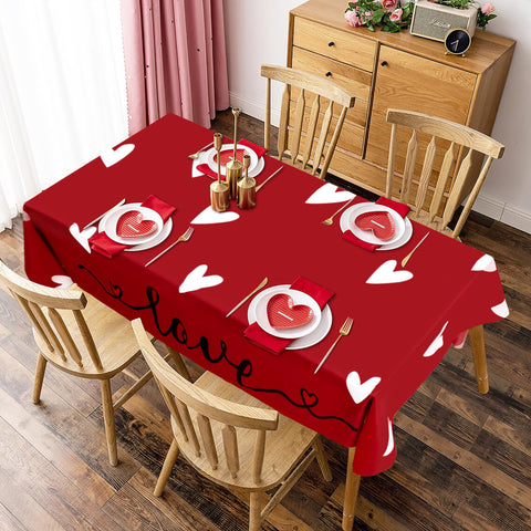 Mantel Tieshankao en mesa de comedor para un ambiente romántico