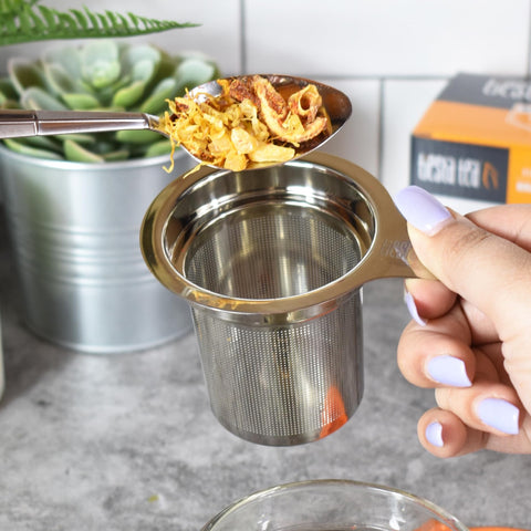 Uso sencillo Tiesta Tea Brewbasket para preparar té suelto sin complicaciones.