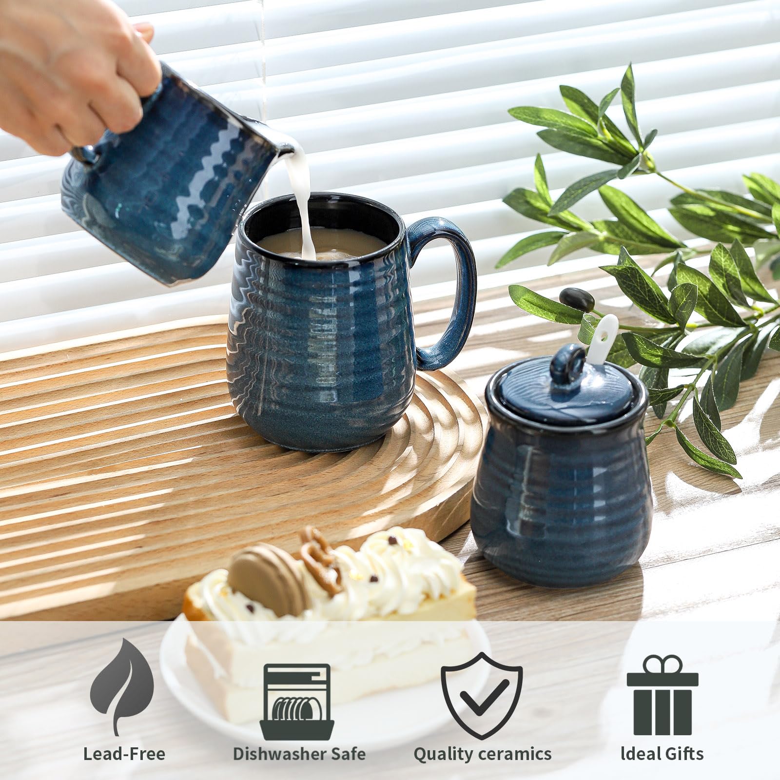Tikooere conjunto porcelana azul marino, elegante en cualquier mesa.