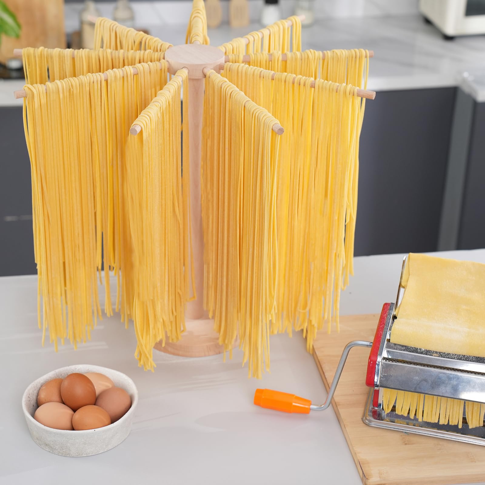 Tinada secador de pasta en acción para secar lotes frescos.