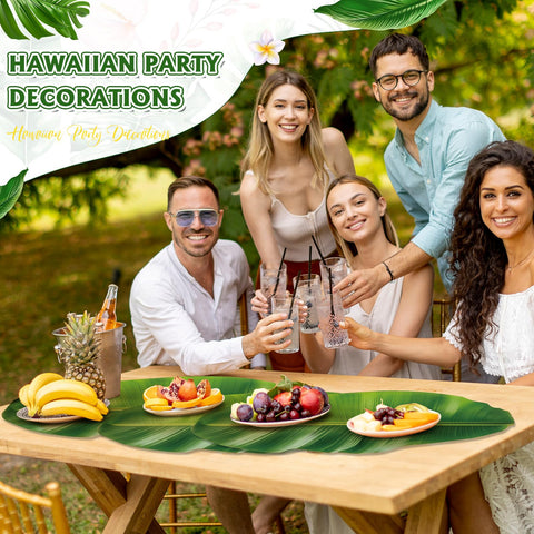 Diseños tropicales con hojas de banana, perfectos para mesas de fiesta.