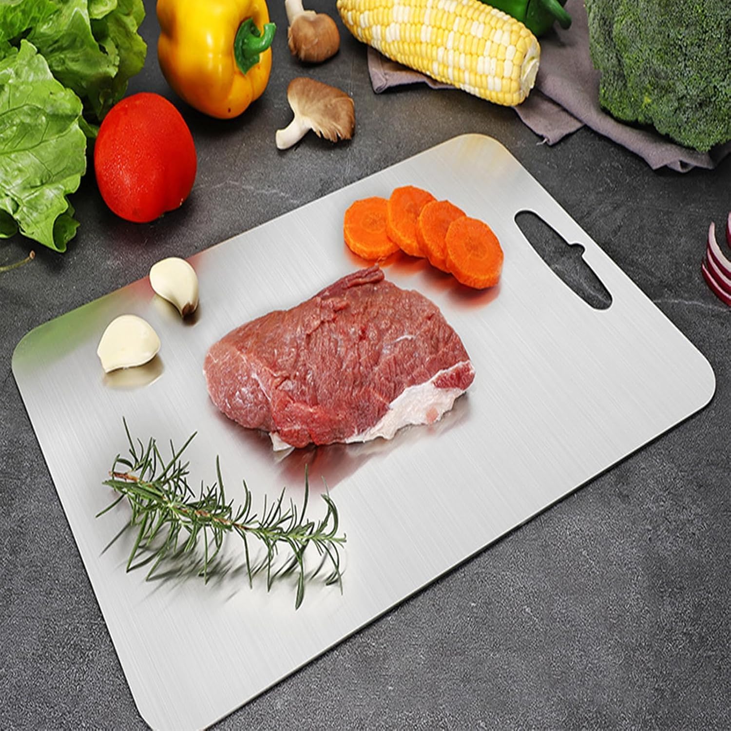Tabla doble cara para frutas y verduras, limpieza rápida.
