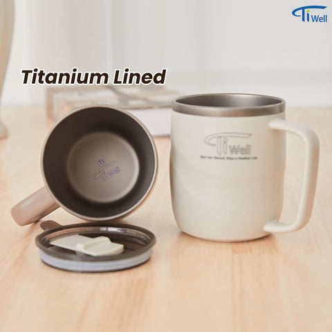 TiWell, taza de doble pared: aislamiento que evita quemaduras al sostener bebidas.
