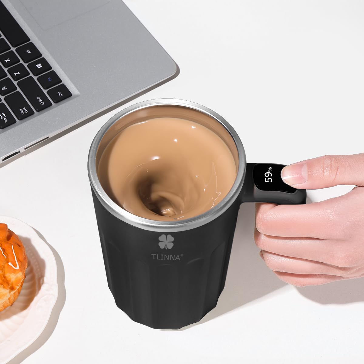 Tlinna: taza autoagitante para leche, ideal para bebidas cremosas.