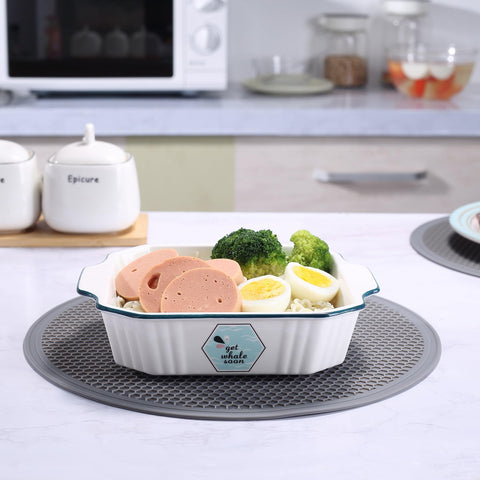 To encounter diseño ergonómico con bordes elevados para un agarre cómodo y seguro.