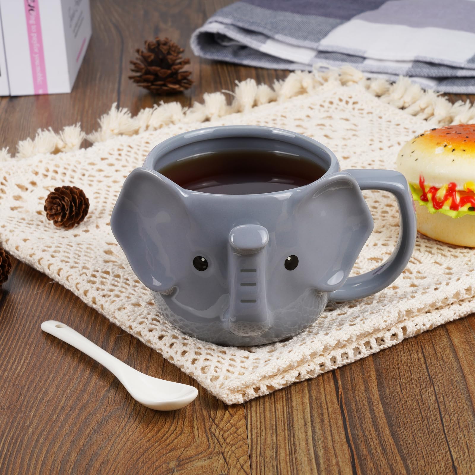 ToCooTo elefante-taza-hogar-ceramica, añade encanto a la mesa.