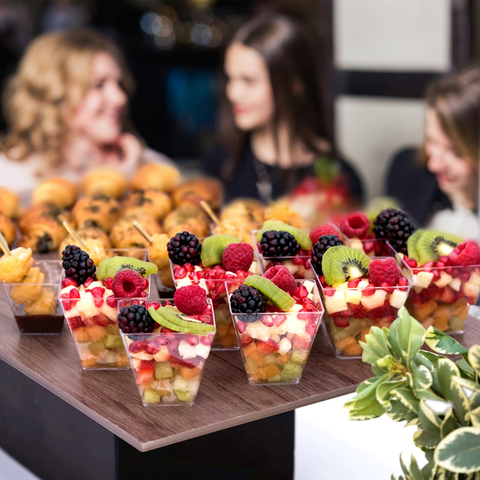 TOFLEN copas postre mini con tapa, aptas para servicios de buffet.