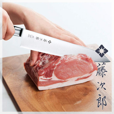 Tojiro Cuchillo Chef Profesional, mango ergonómico, comodidad en largas sesiones de preparación.