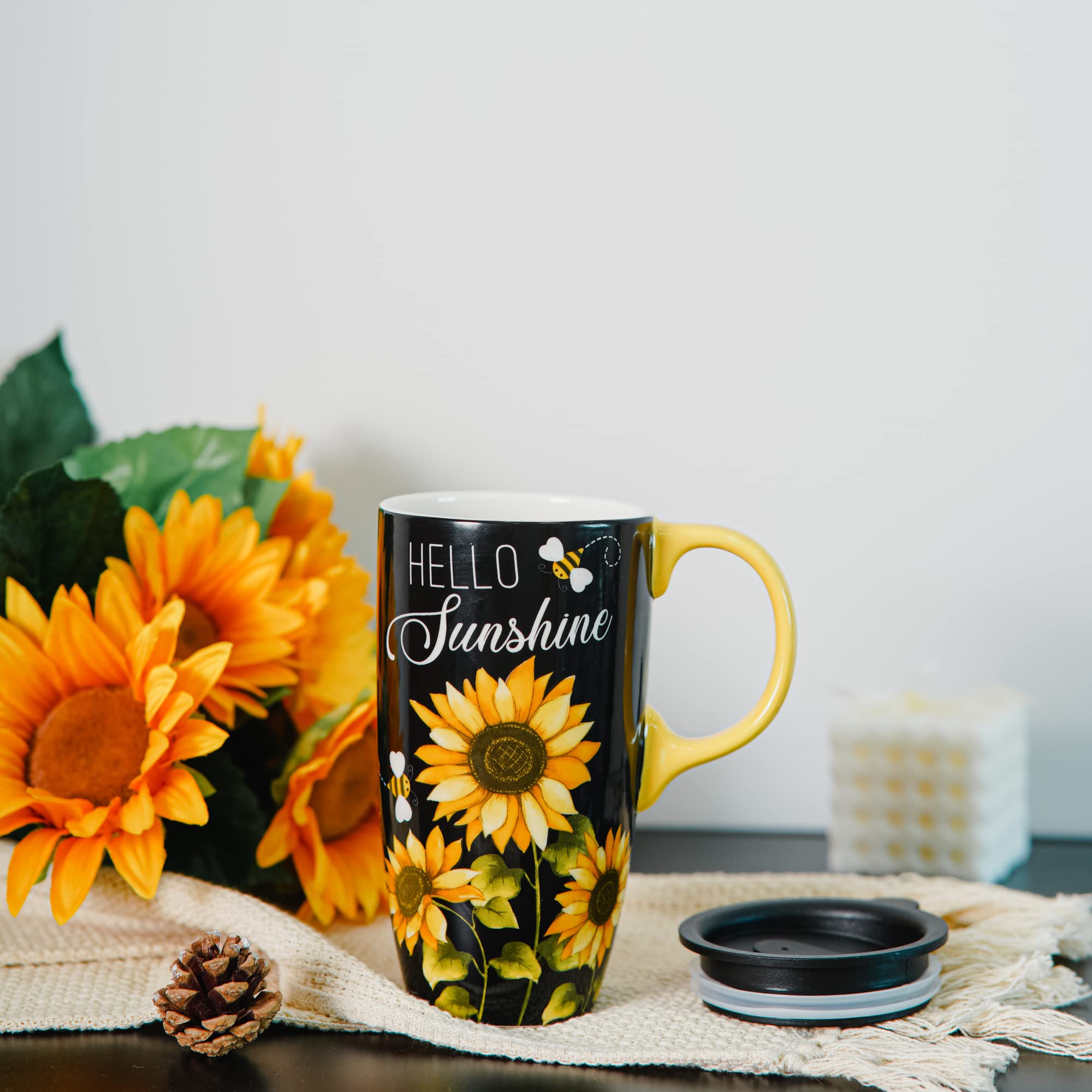 Topadorn girasol detalle de cerámica, acabado cálido para tus bebidas.