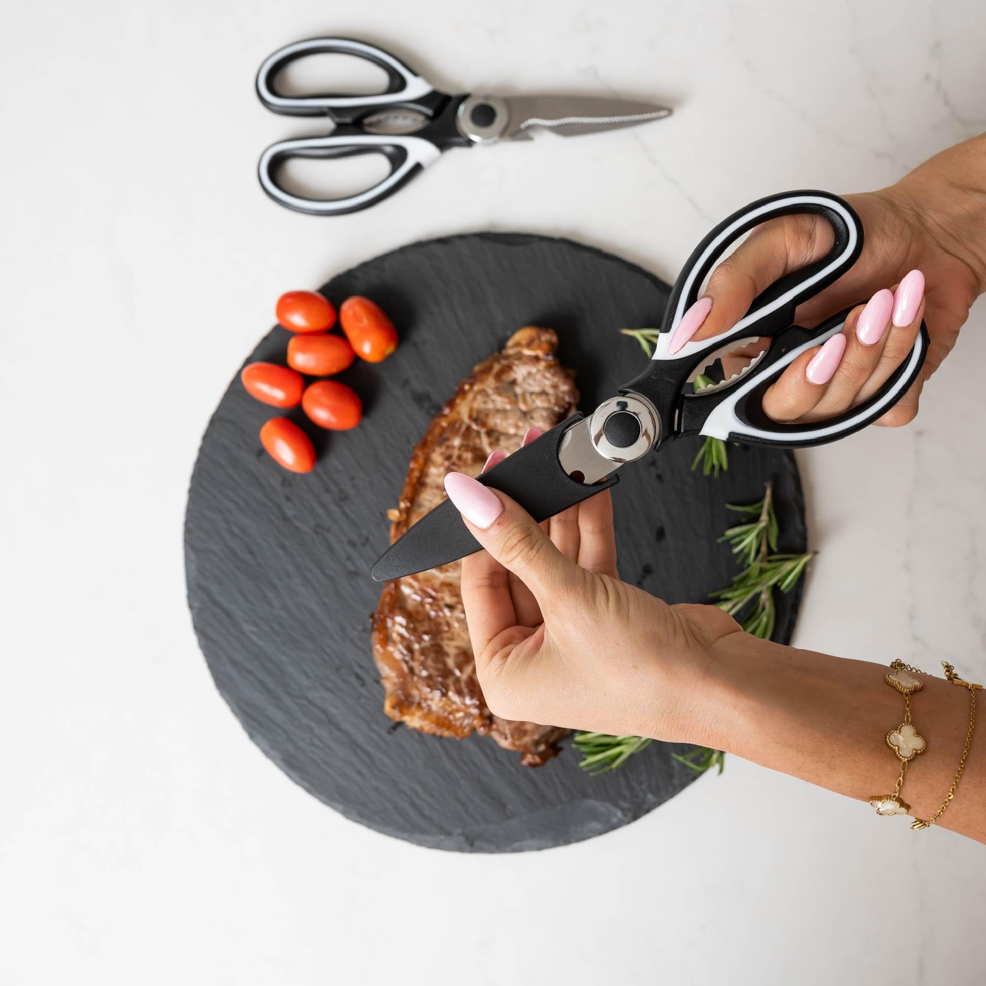 Cuchillas de acero TopShelf para cortes rápidos de carne, pescado y verduras.