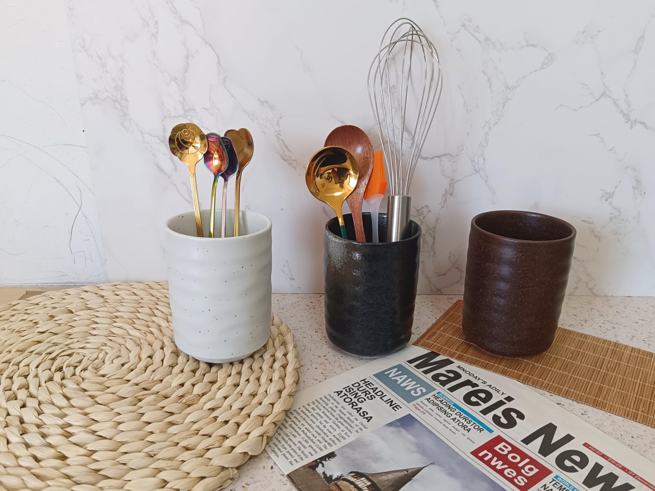 Porta jarrón de cerámica TOPYOKK para ordenar la mesa y añadir estilo