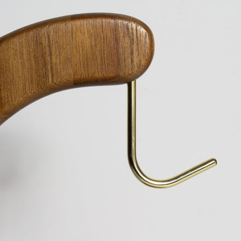 Diseño natural de acacia que complementa la decoración de la cocina