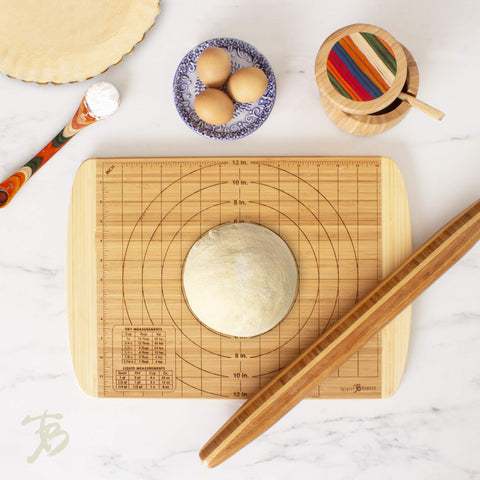 Totally Bamboo, superficie con guía de medidas para extender masa con precisión.