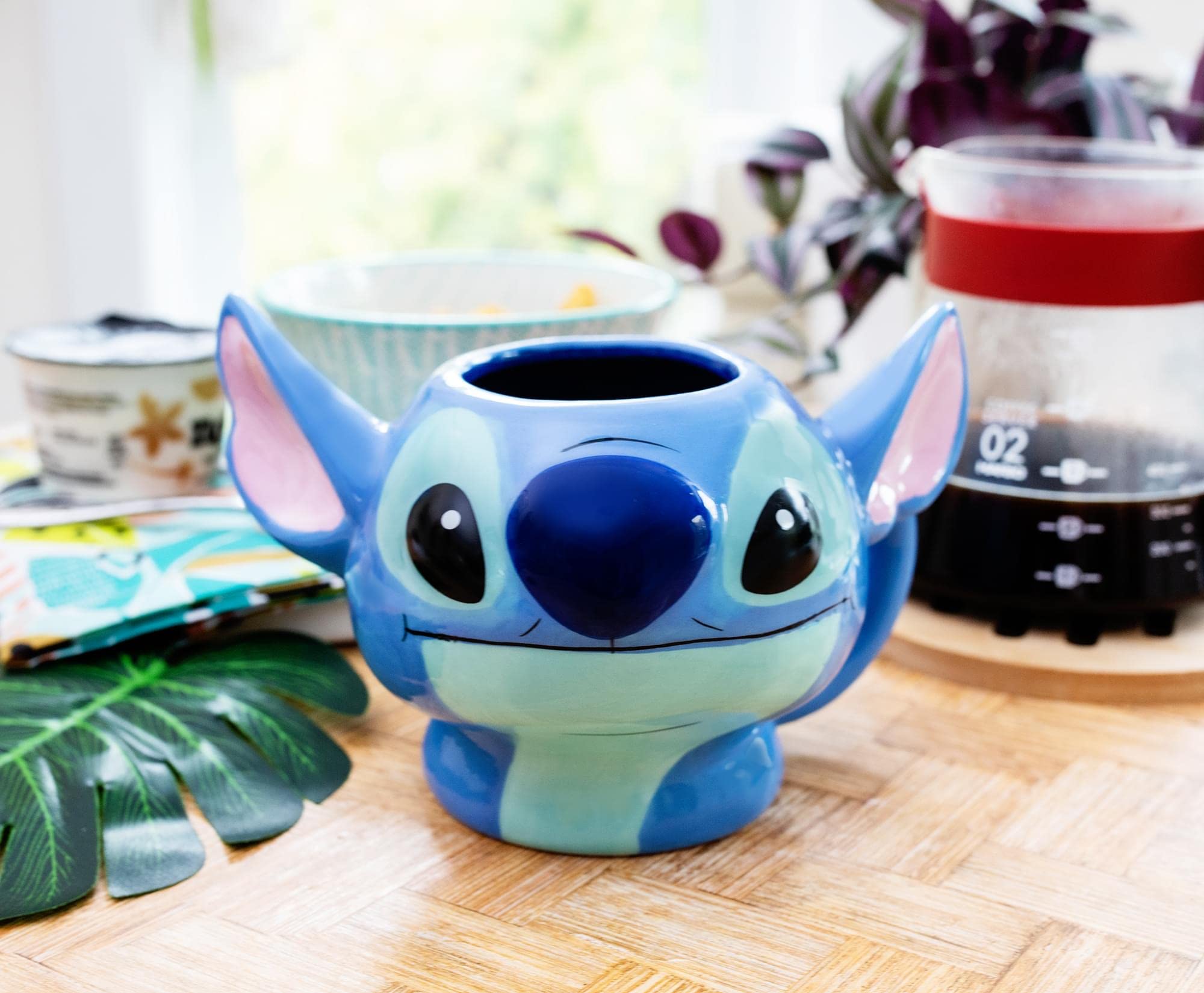 Toynk Disney Lilo Stitch: detalle de escultura en el borde, realista.