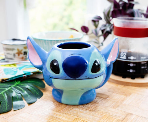 Toynk Disney Lilo Stitch: detalle de escultura en el borde, realista.