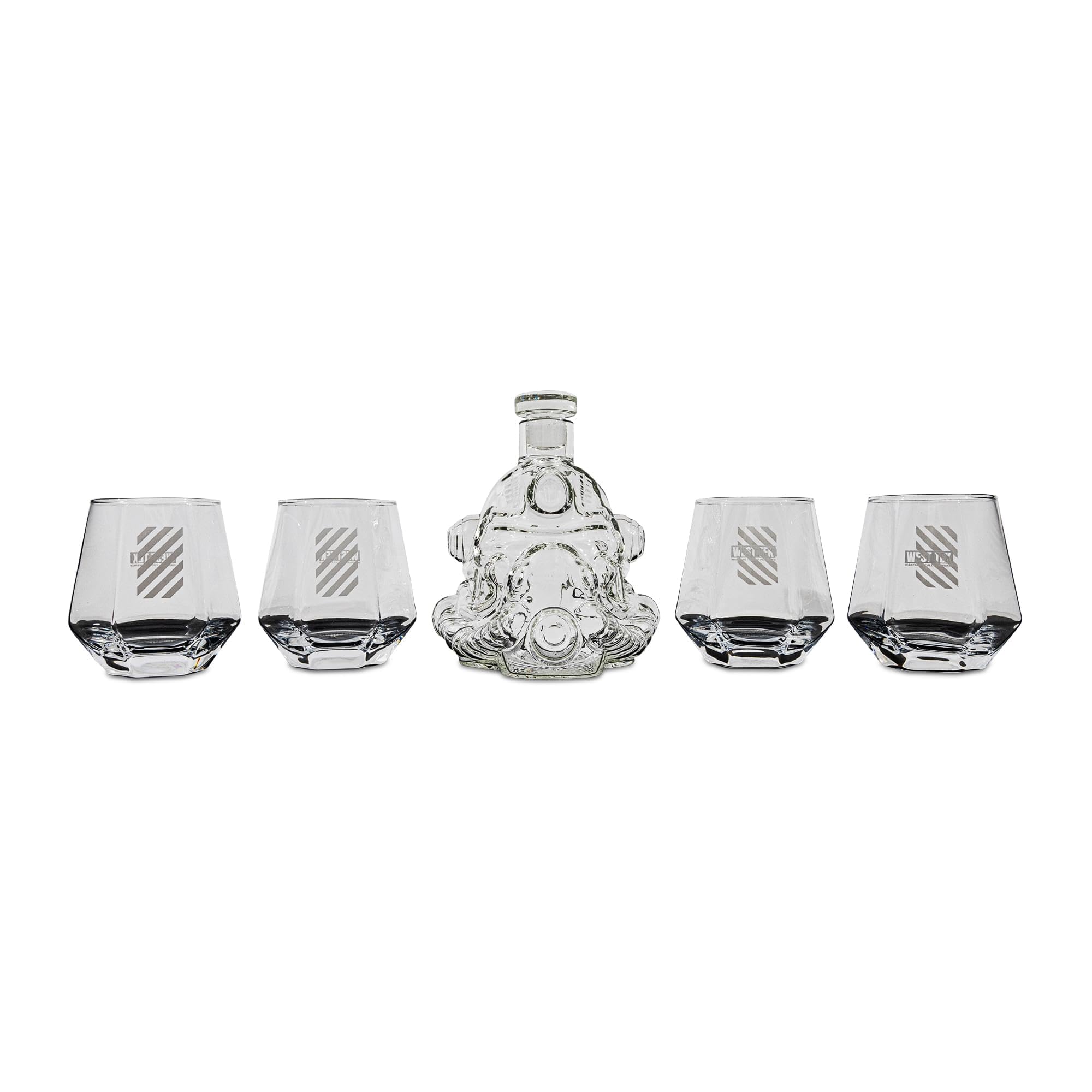 Fallout Brotherhood of Steel copas whisky con logo West Tek para brindar.