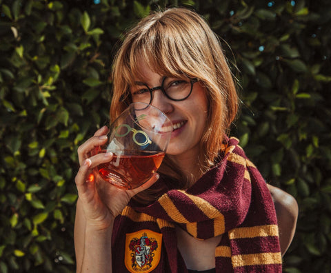 Toynk detalles dorados en copas Harry Potter para ocasiones especiales.