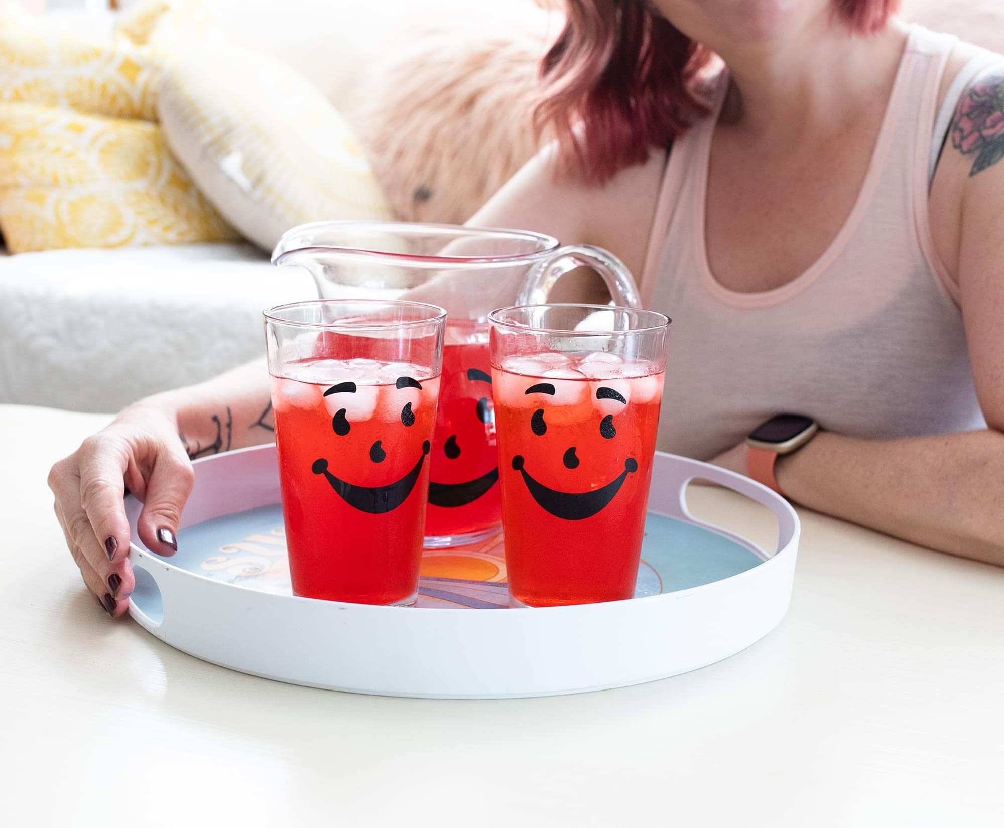 Logo de Kool-Aid Man en la jarra, estilo retro.