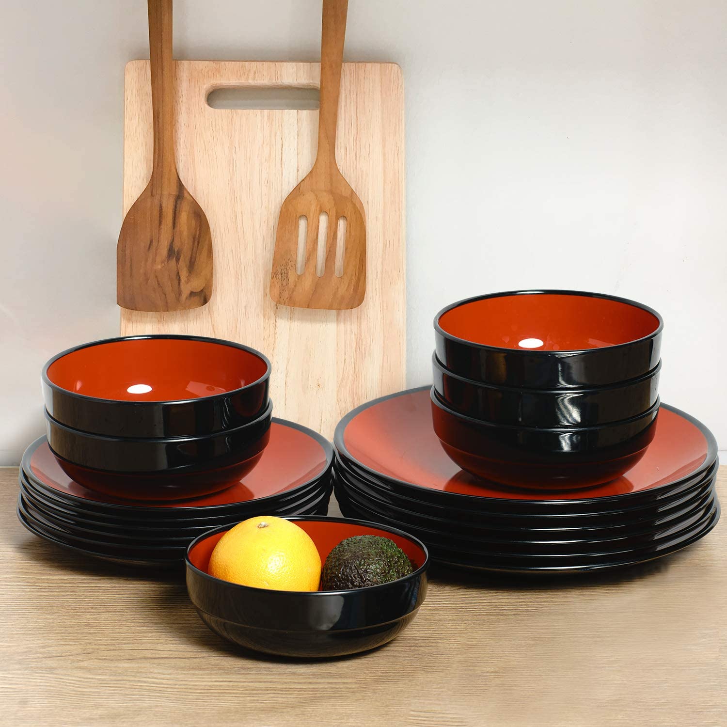 TP juego de cena 18 piezas, apilables para ahorrar espacio en la cocina.