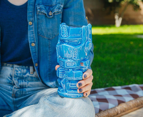 Regalo ideal para fans, Optimus Prime en formato taza coleccionable.