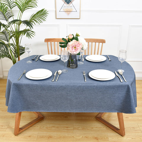 Mantel azul Trczzone realza la mesa y la decoración del comedor.