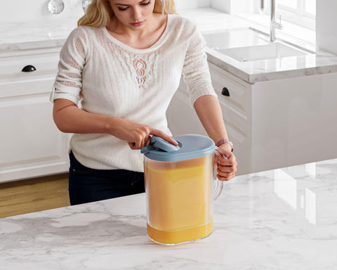 Tribello jarra mango ergonómico para servir con control y comodidad.