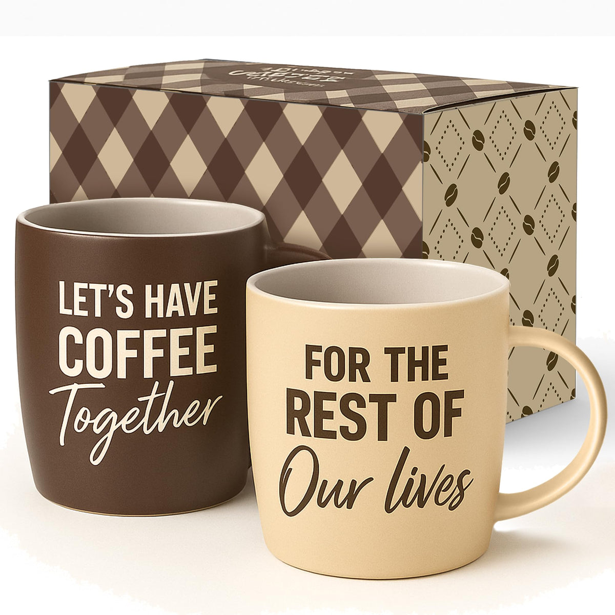 Tazas de café Triple Gifffted para parejas listas para desayunar.