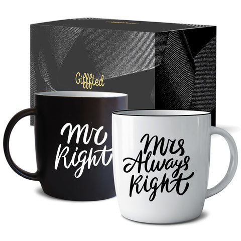 Triple Gifffted tazas Sr Correcto y Sra Siempre Correcta, vista frontal para regalo entre parejas.