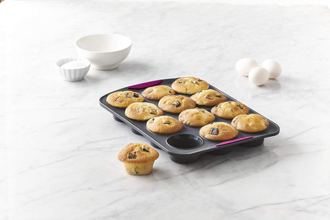 Trudeau desmolda muffins fácilmente gracias al diseño estructurado.