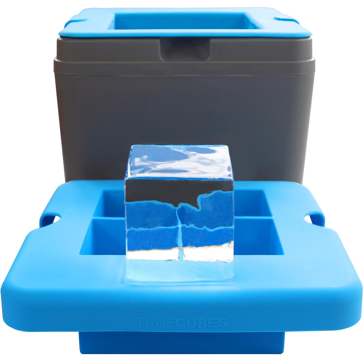 True Cubes: molde de hielo claro para 4 cubos grandes 2x2x2, ideal para cócteles.
