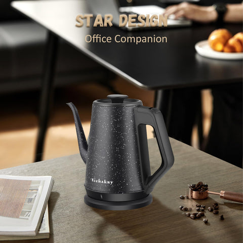 Hervidor Tuehakny diseño estrellado negro para la cocina.