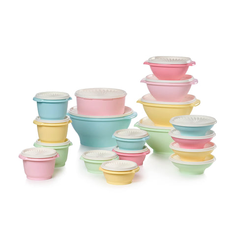 Conjunto Tupperware Heritage de 36 contenedores para almacenamiento ordenado y fresco.