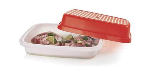Tupperware Season-Serve: cierre azul y base con rejillas para marinar de forma uniforme.