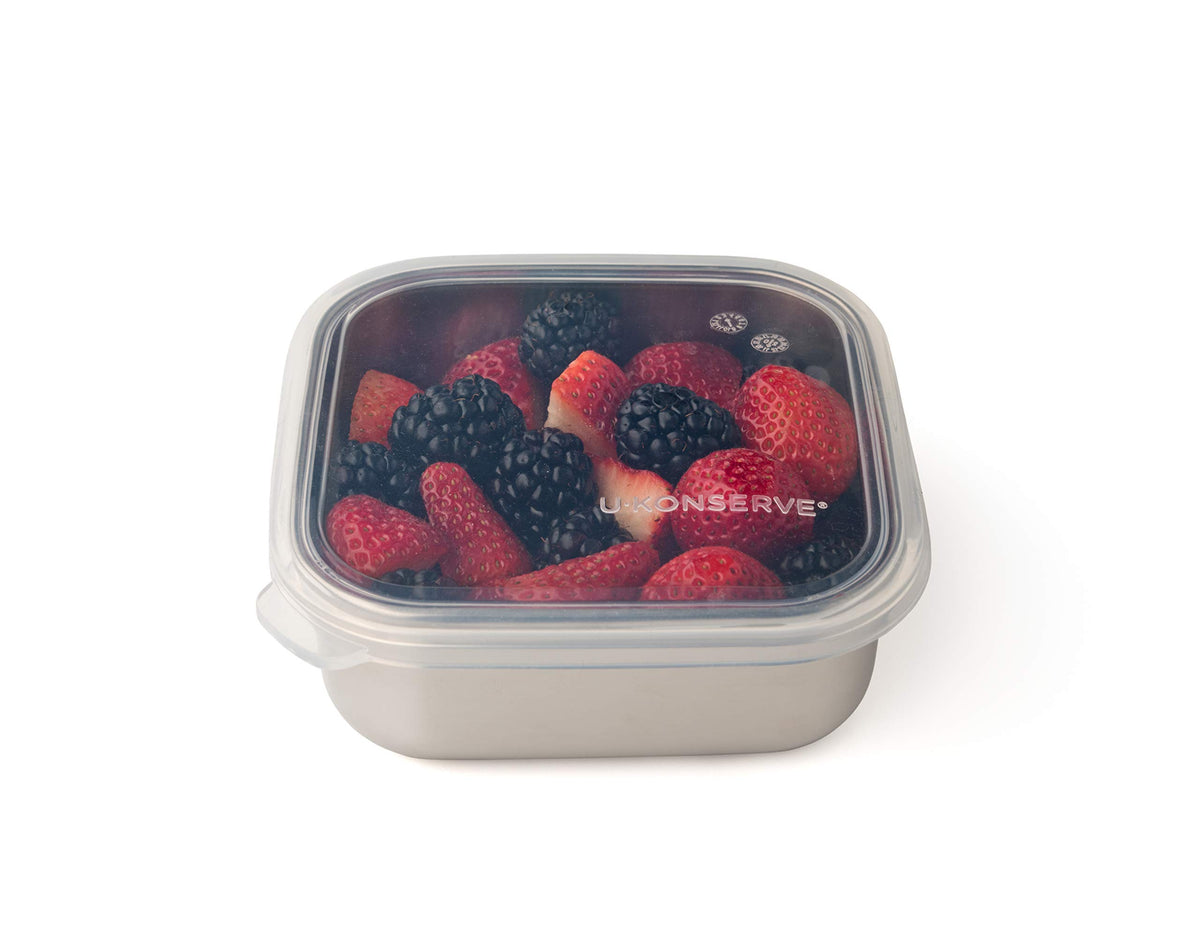 Tapa de silicona hermética de U Konserve para conservar la frescura de las comidas.