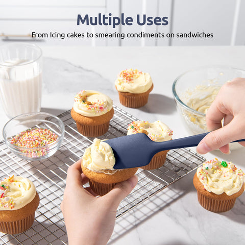 Uso diario con espátulas U-Taste en azul medianoche para cocina diaria.