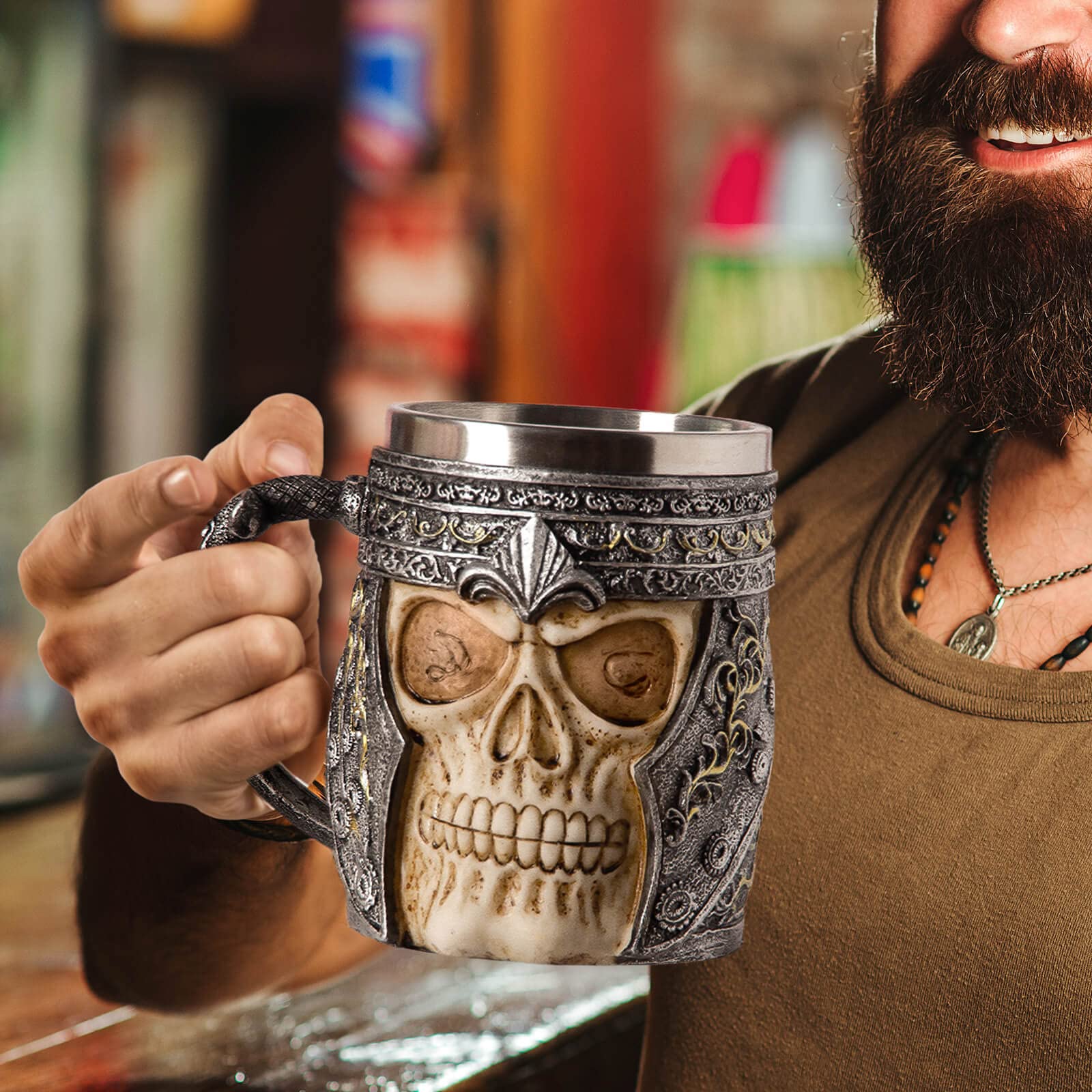 Uso diario con cráneo vikingo de UCOMINS, ideal para oficina o casa.