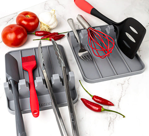 UHMER acabado gris-frío aporta estilo moderno a la cocina.