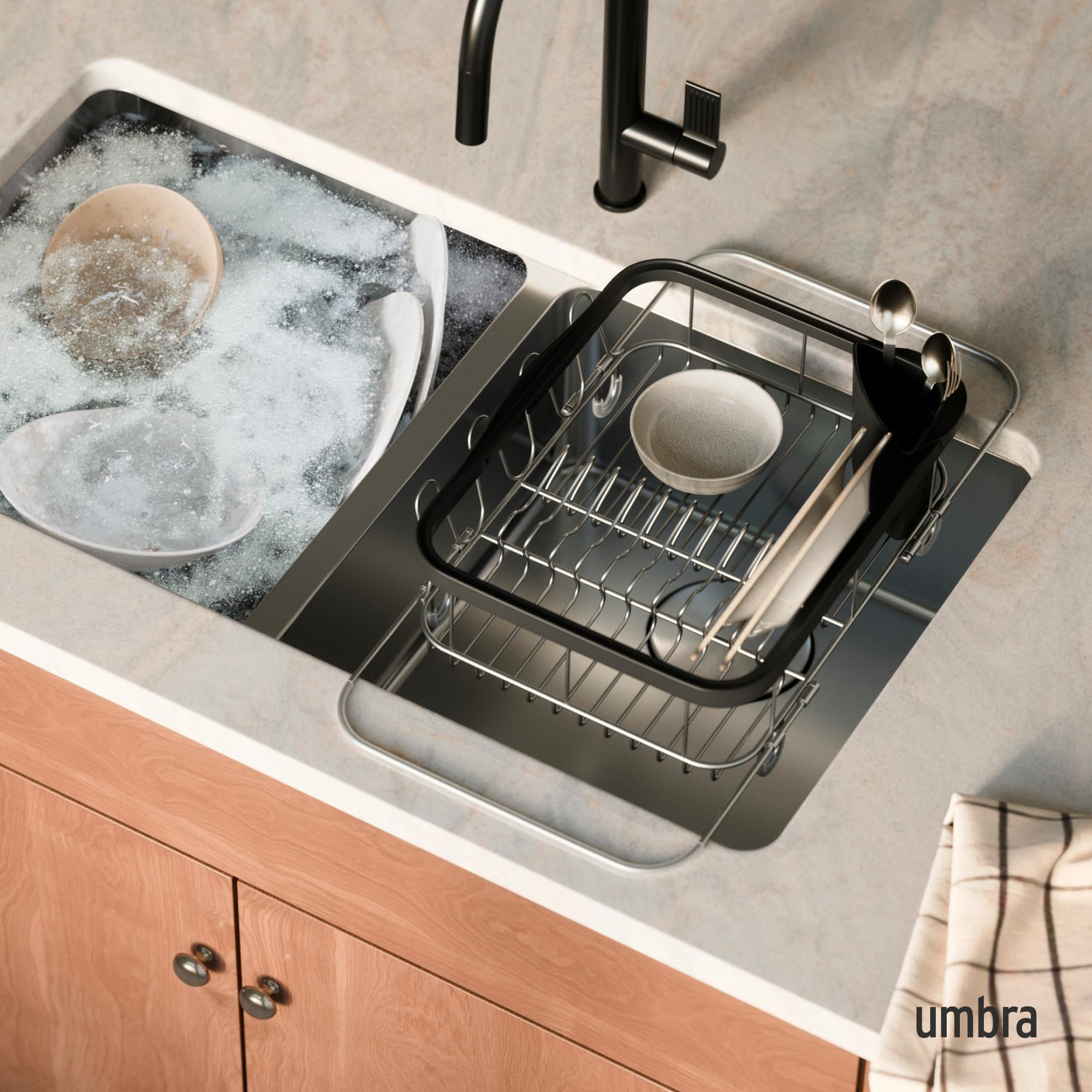 Umbra Sinkin Multi-Use, uso sobre fregadero, ahorro de espacio en la cocina